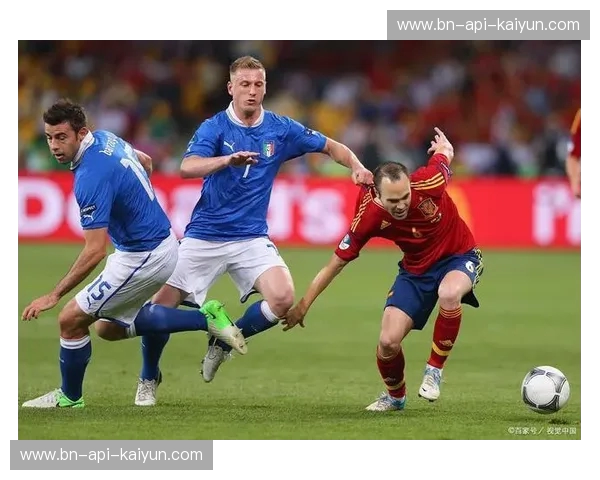 绿茵场上的“德式象棋”：菲尔特与基尔的灵魂博弈